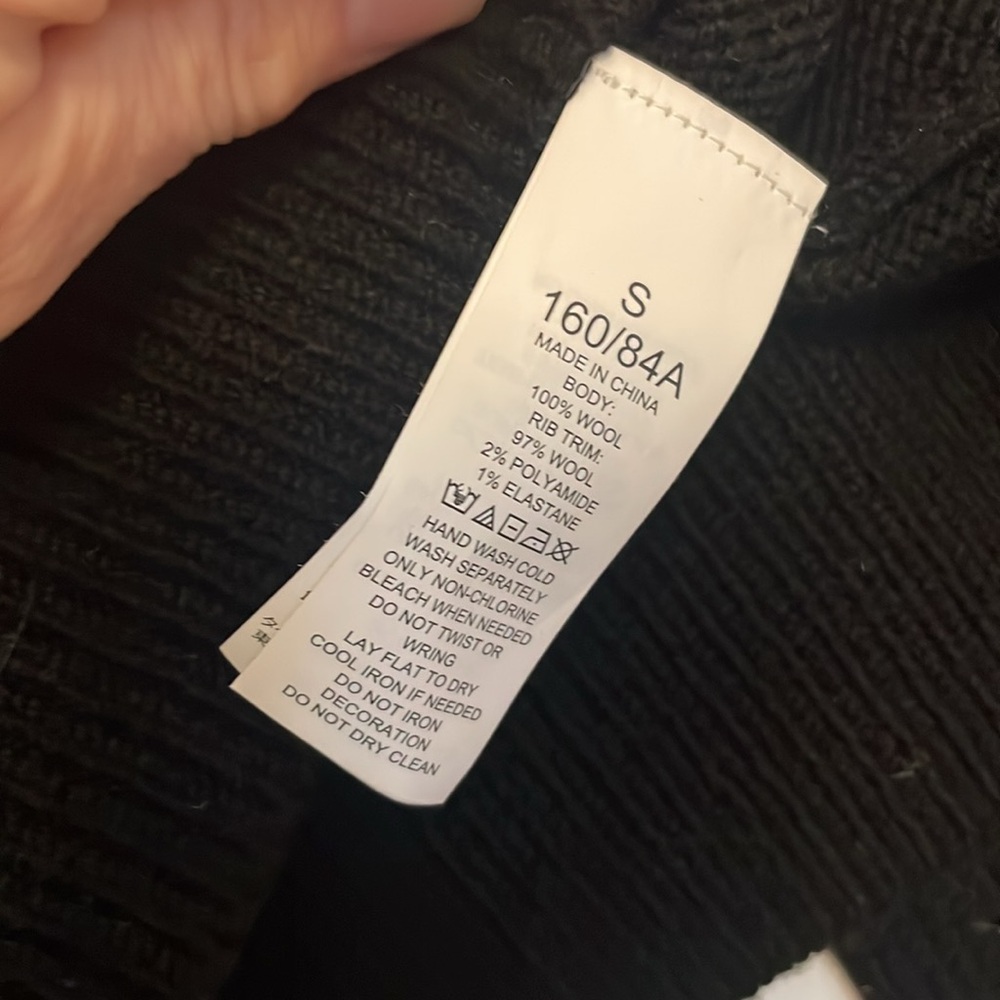 Kate Spade Rhinestone Bow Toss Sweater. Size small. Good condition. - Picture 3 of 5